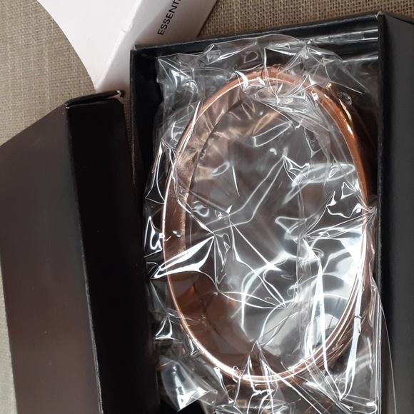 Avon Essential Metals Embellished Bangle Bracelet Rose Gold Tone 2014 - Picture 9 of 9
